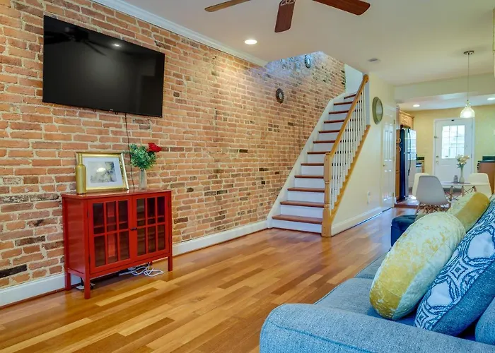 Quaint Baltimore Townhouse About 1 Mi To Inner Harbor!