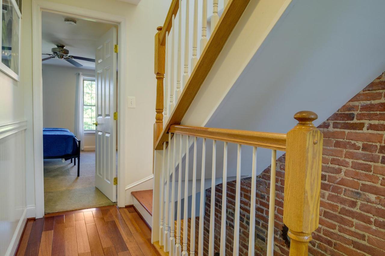Quaint Townhouse About 1 Mi To Inner Harbor! Holiday home